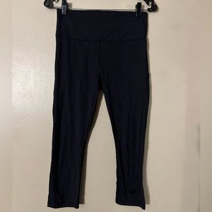 Athleta Ultimate Stash Pocket Capri in Black Size Small EUC